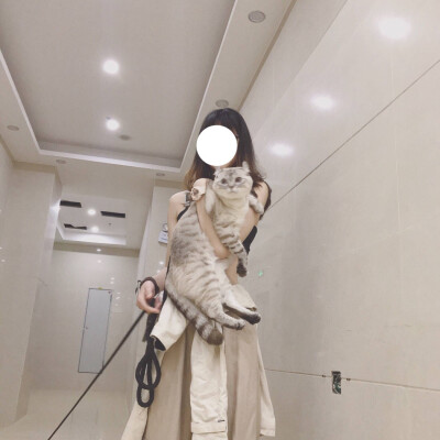 微博 @杯杯Bell morning与哥哥