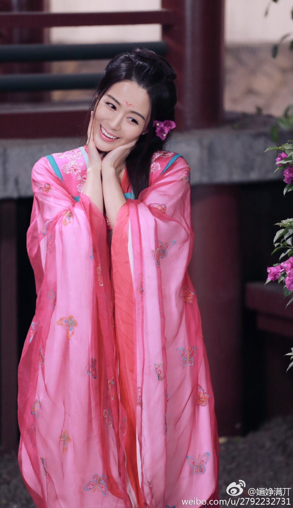 大唐荣耀汤晶媚 饰 崔彩屏