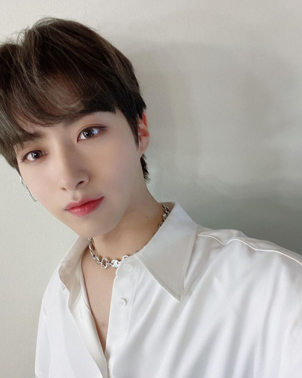 ONEUS 孙东柱/XION
cr.official_oneus