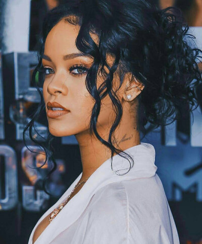 日日 日婆 蕾哈娜 黑珍珠 时尚女王 Rihanna