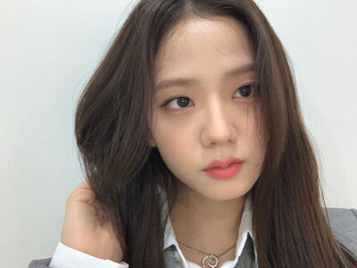 BLACKPINK
JISOO金智秀
人间四月天 