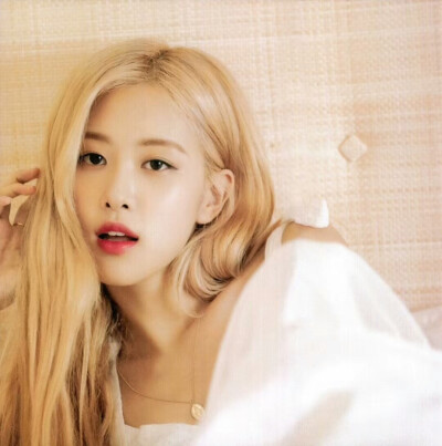 BLACKPINK ROSIE