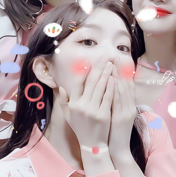 少女的眼应该满怀清明大意和温柔阳光。
贴纸陈佳喻 沈虞书