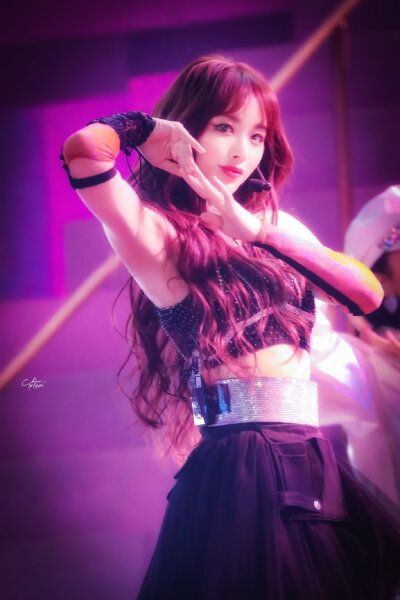 2020.6.18 湖南卫视618晚会
孔雪儿