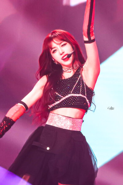 2020.6.18 湖南卫视618晚会
孔雪儿