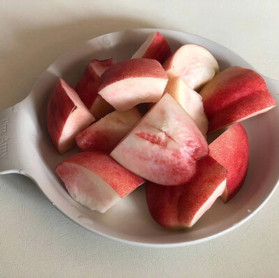 桃桃妍妍，食而不厌