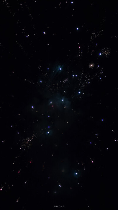 「烟火宇宙」
cr：大圣不空