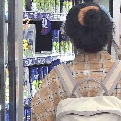 ♡moon下班啦♡橙色女生头像