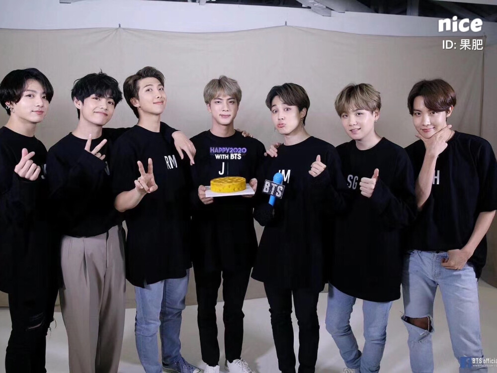 防弹少年团 BTS 田柾国 果果 黄金忙内 出道七周年快乐