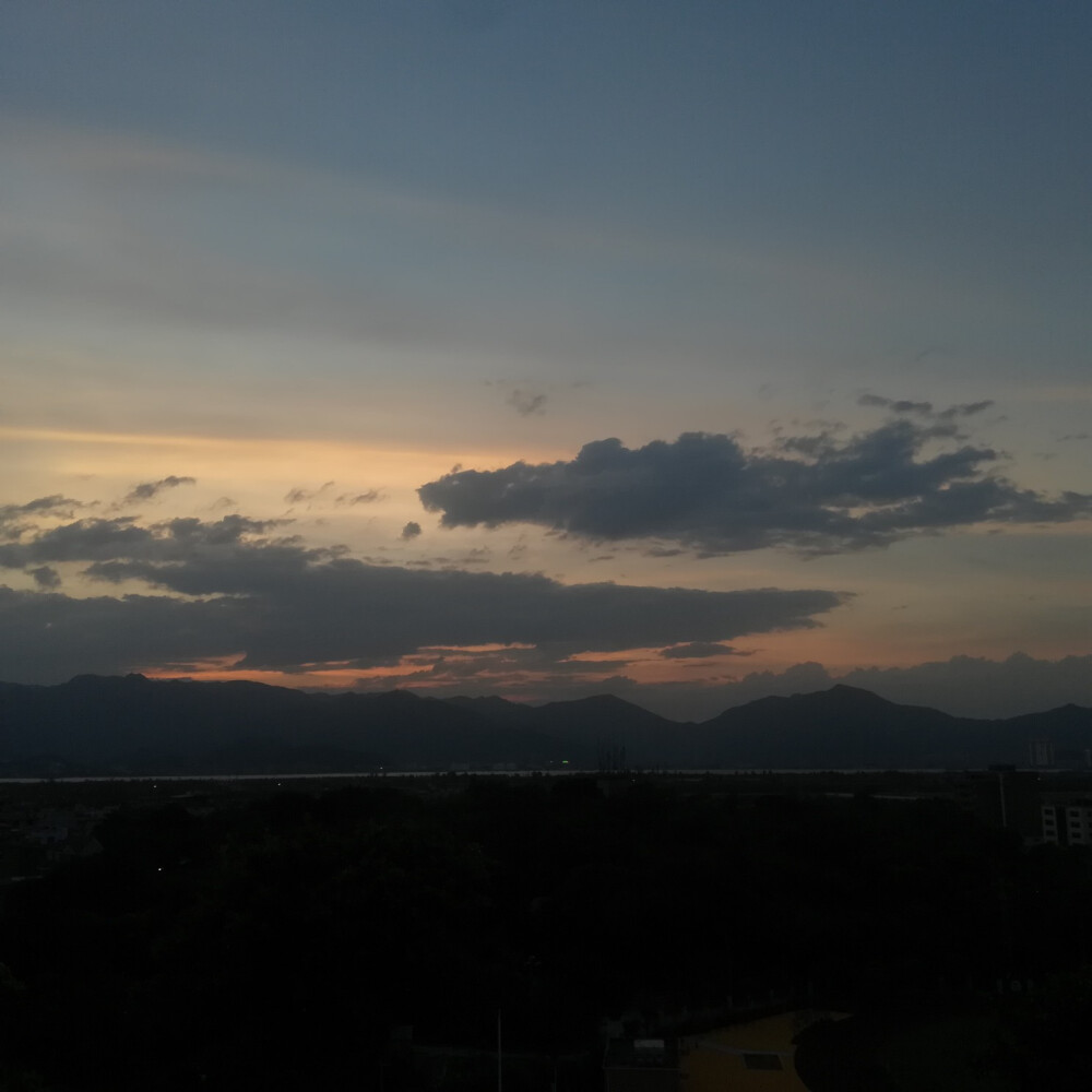 #学校#天空#美丽的夕阳总在学校的晚自习