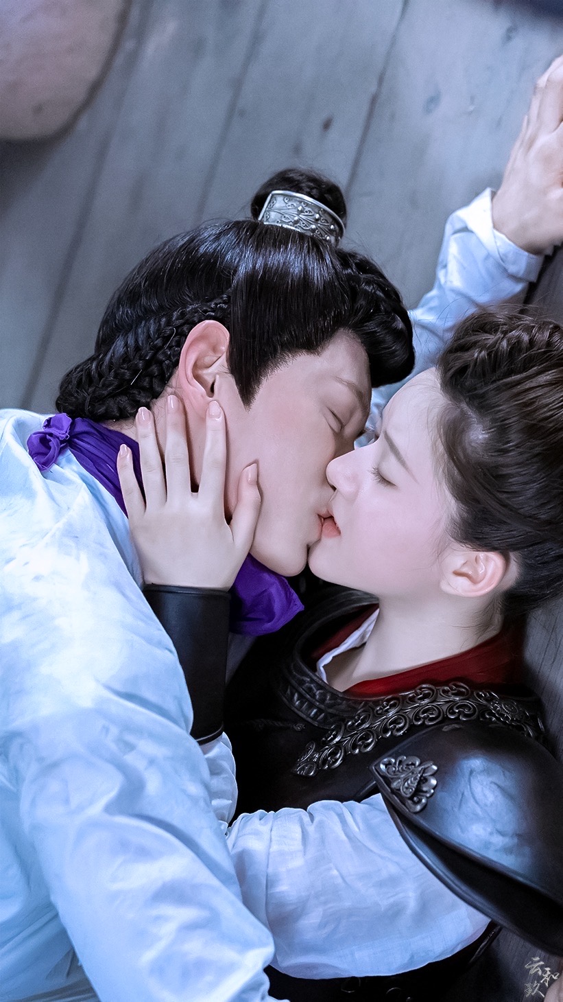 《传闻中的陈芊芊》壁纸，可太甜了