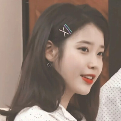 IU 李知恩 头像