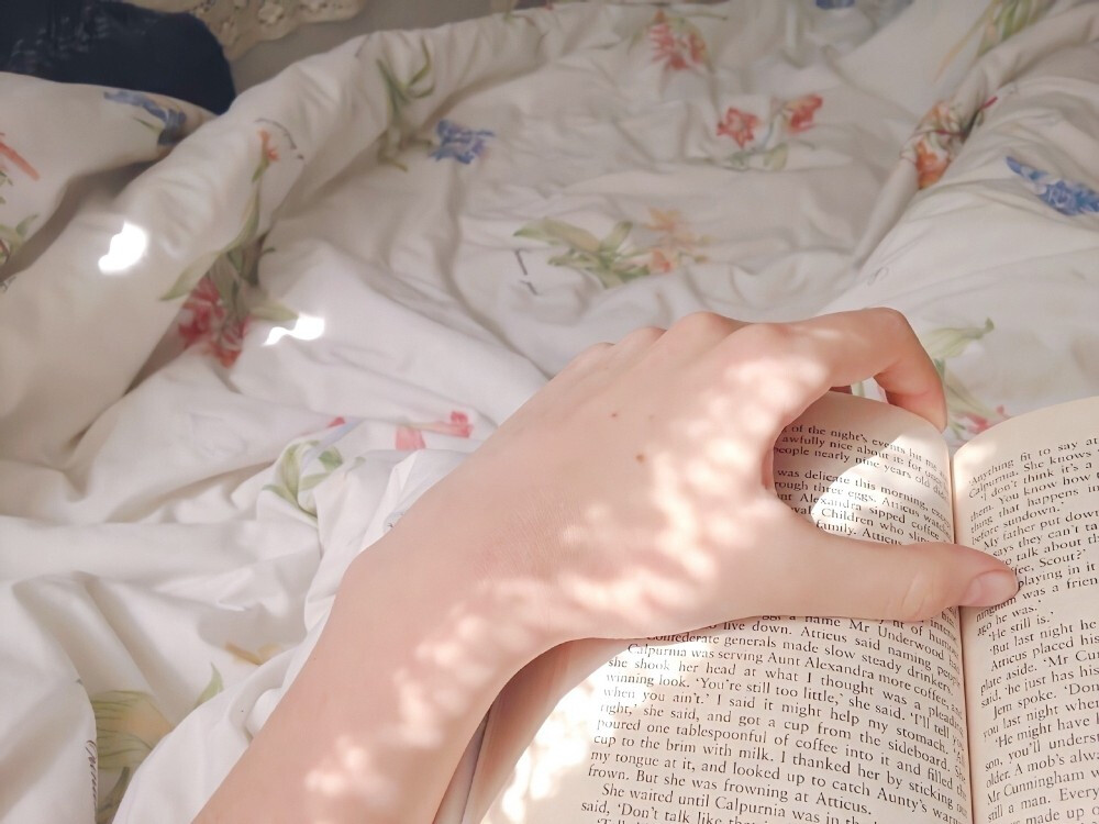 ᴾˡᵉᵃˢᵉ ᵃˡˡᵒʷ ᵐᵉ ᵗᵒ ᵇᵉ ʸᵒᵘʳ ˢᵘᵐᵐᵉʳ.
请允许我成为你的夏季。
背景头像套图cr:早见青野