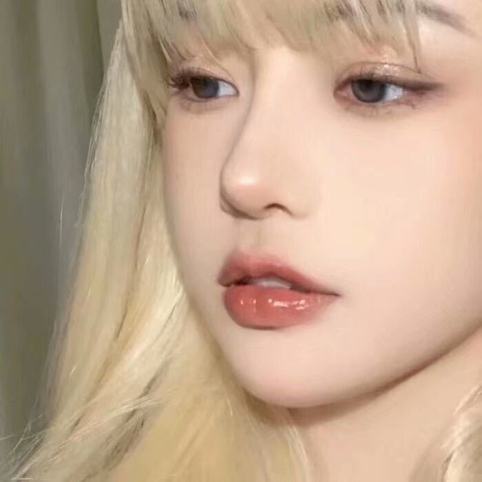 ᴾˡᵉᵃˢᵉ ᵃˡˡᵒʷ ᵐᵉ ᵗᵒ ᵇᵉ ʸᵒᵘʳ ˢᵘᵐᵐᵉʳ.
请允许我成为你的夏季。
背景头像套图cr:早见青野