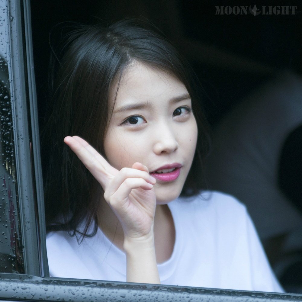 IU