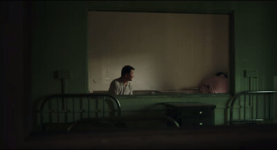 电影质感
《隐秘的角落》