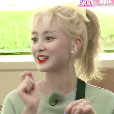 这组马尾也太好看了吧！！
原小朴彩英