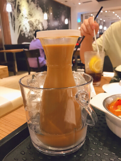 冰镇奶茶