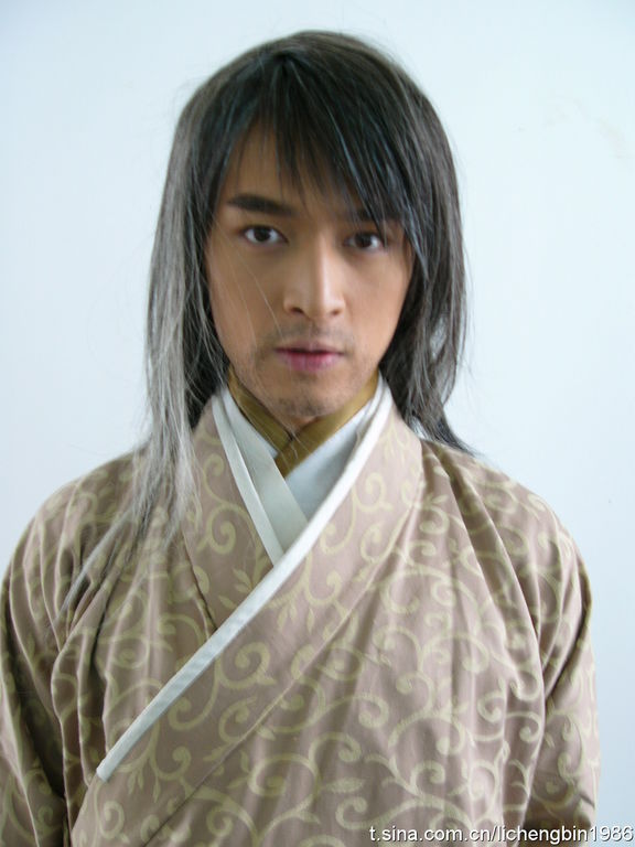 仙剑奇侠传
胡歌 饰 定妆姜明