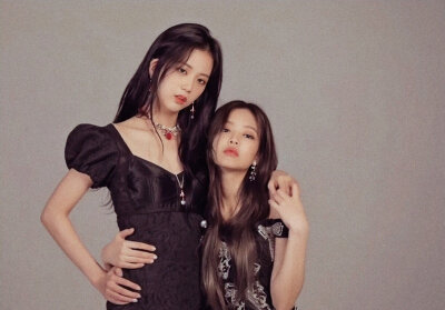 Jisoo & Jennie