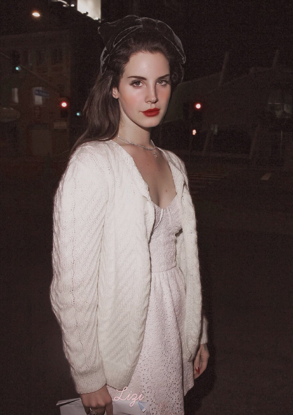 Lana Del Rey
生日快乐(⑉°з°)-♡