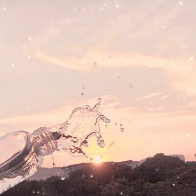 夏日里的遗憾一定会被秋风温柔化解Summer regret will be the gentle autumn wind to resolve.