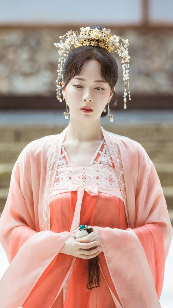 凤归四时歌闻素语赵尧珂