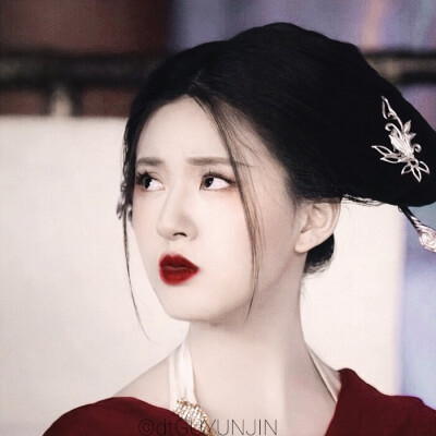 - “和离？我喜欢你，离不开你，这你知道吧？”
-“知道”
- “我虽然性情纯良，为人和善，但若被逼急了的话，也是会控制不住我自己的，这你也知道吧…乖”
/赵露思/
顾云槿-宋伊娮-
·原…