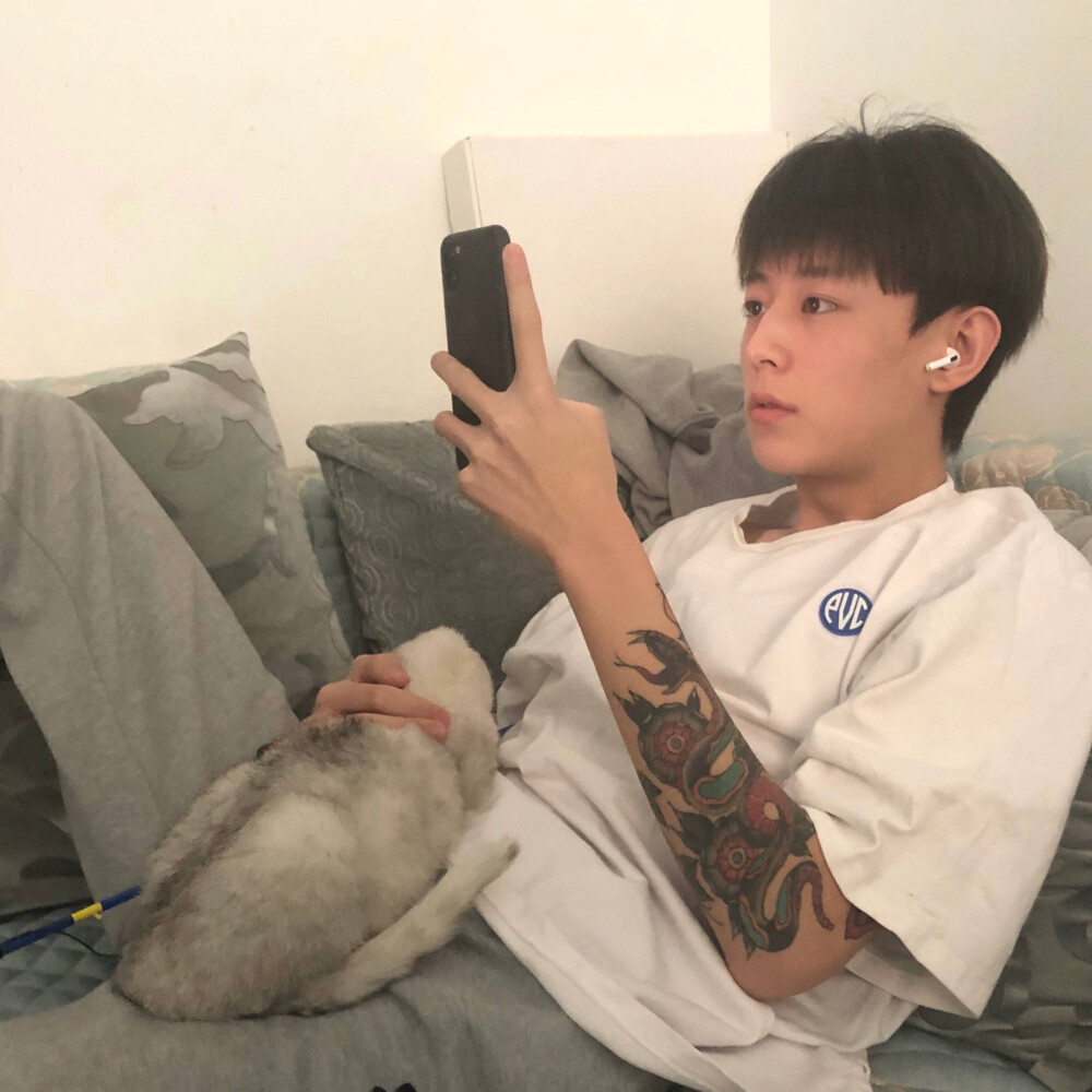 男头/图源微博:于谢顶