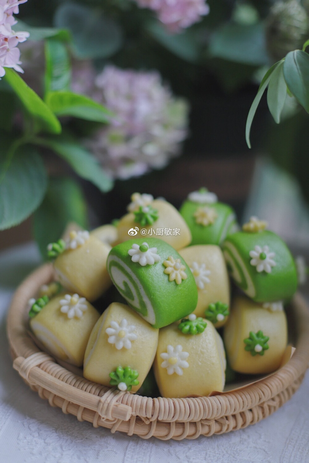 作者见水印
又双叒叕做了刀切馒头
菠菜味&南瓜味 ​[/cp]