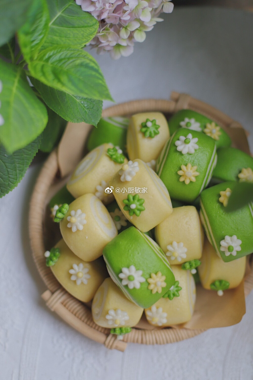 作者见水印
又双叒叕做了刀切馒头
菠菜味&南瓜味 ​[/cp]