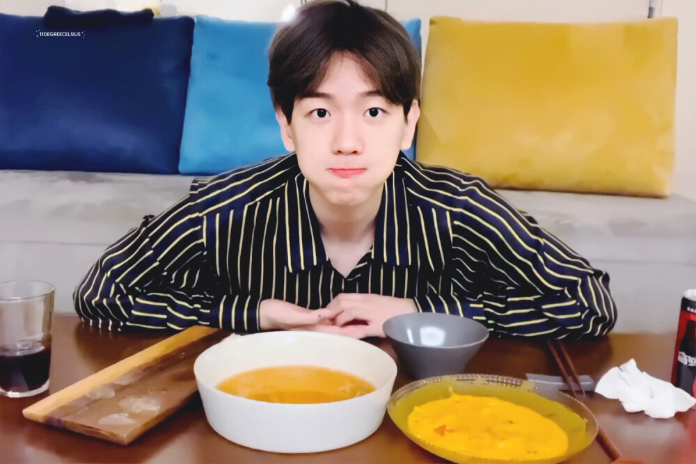 边伯贤
cr.11degreecelsius