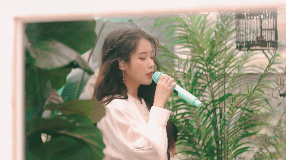 IU 李智恩