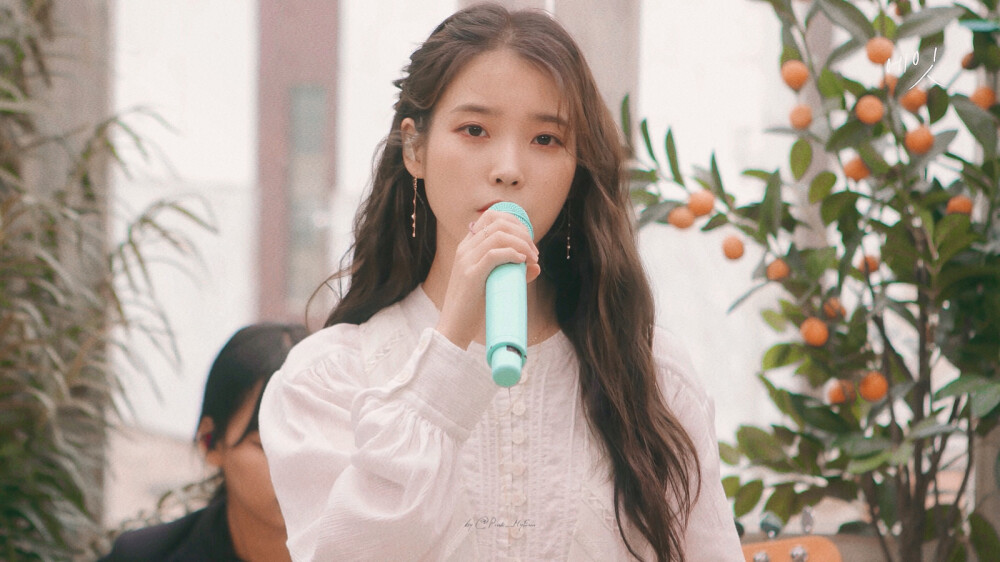 IU 李智恩