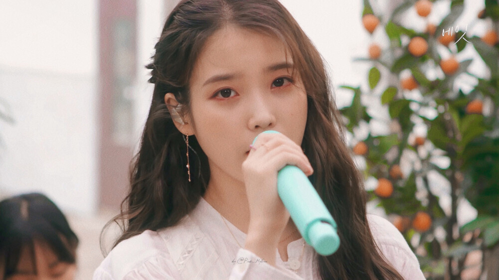 IU 李智恩