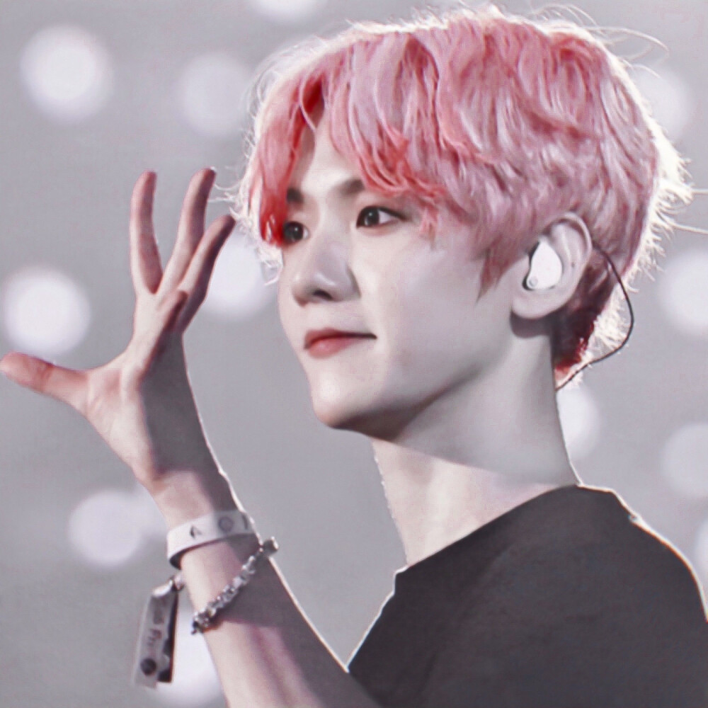 ·BAEKHYUN·
cr.BAEKHYUNIST0506