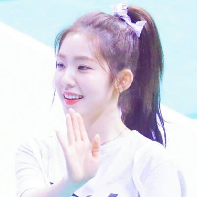 裴珠泫
by荣丝软桃