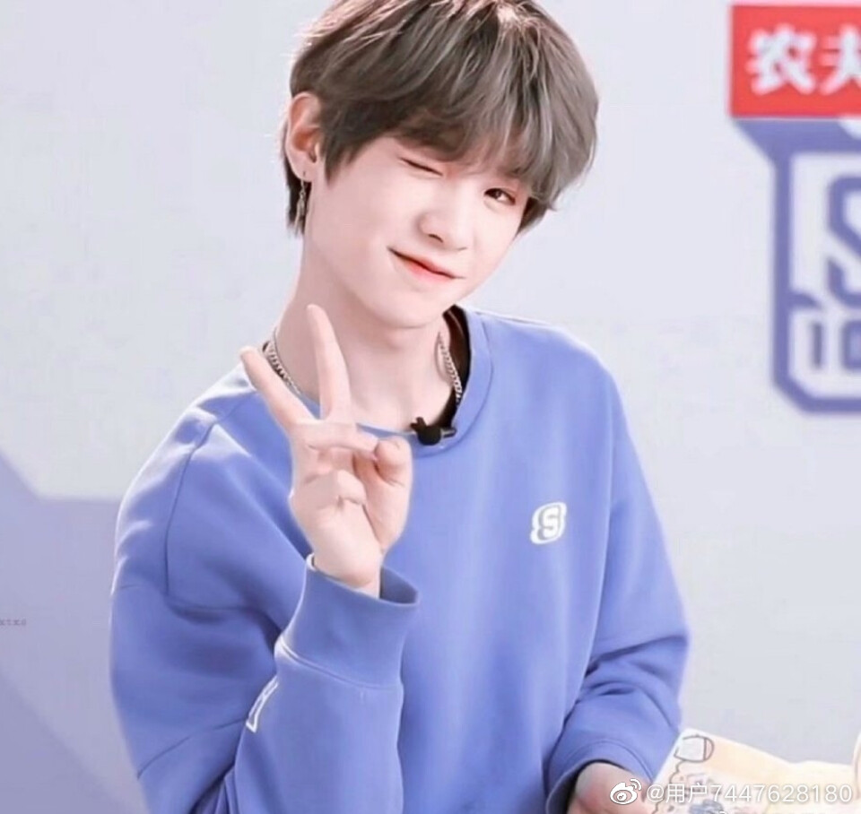 黄明昊