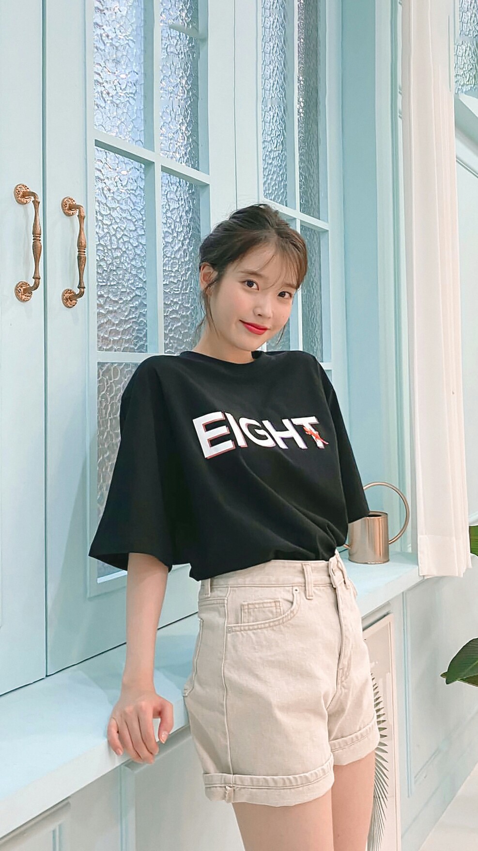 爱豆壁纸头像\ IU 李知恩 韩系 ins 聊天背景图
那些将要去的地方，都是素未谋面的故乡.