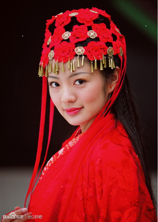 
安以轩 饰 林月如