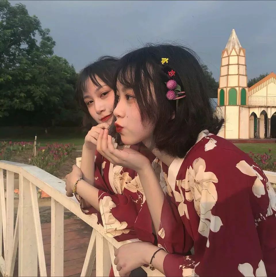 推荐一波闺蜜头像啦，
第一次发，没经验，
望囍啦!