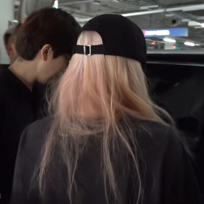 金泰妍可二改
注明/小然睡了