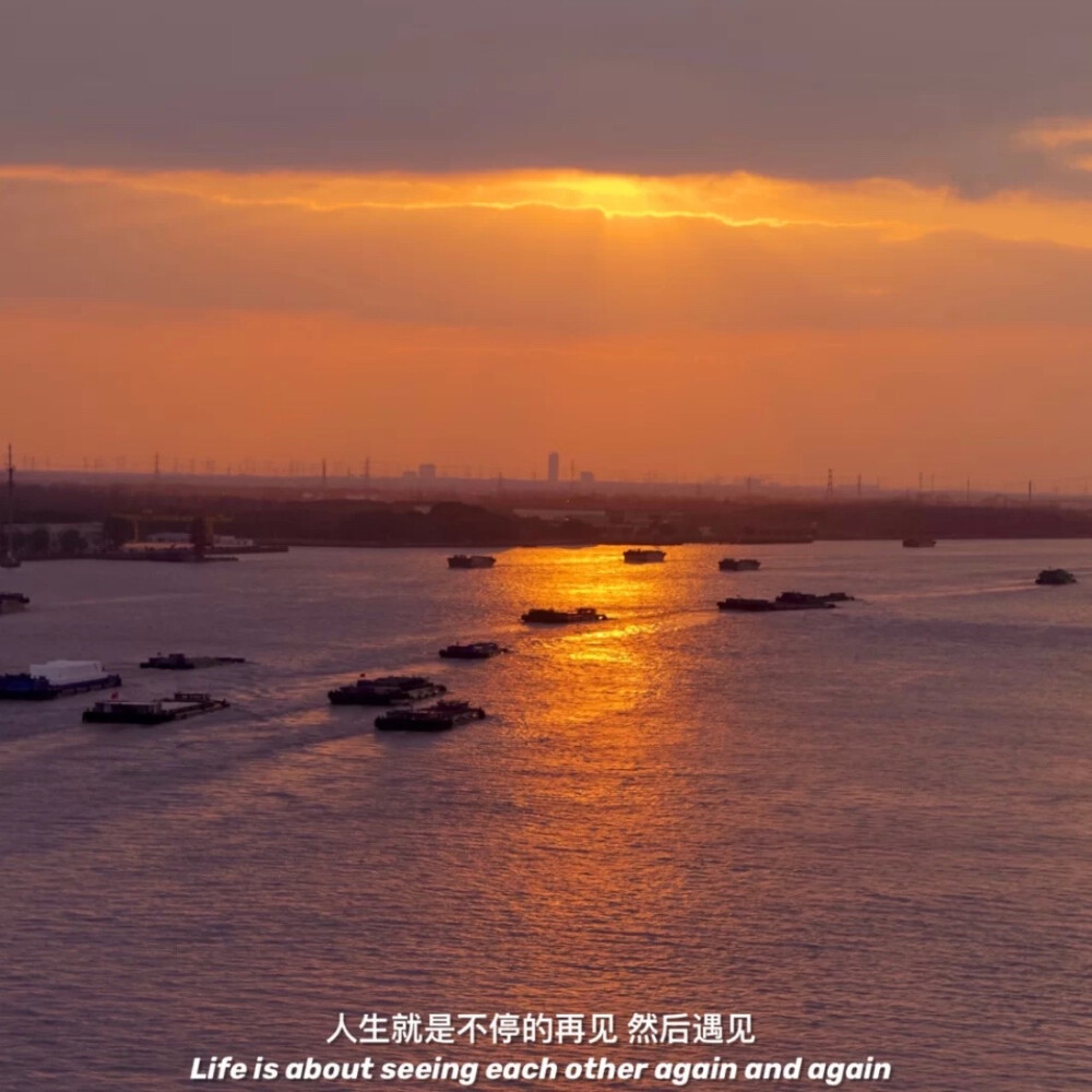 “能轻易失去的东西 谈不上多遗憾”
朋友圈背景图#文字
#文字背景#文字壁纸#语录摘抄#诗歌#歌词#台词#句子#手写底图#情话#ins 潮图#治愈系壁纸#语录
【Jinxd】