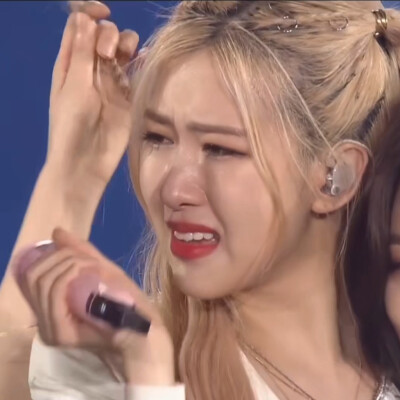 rose可二改
注明/小然睡了