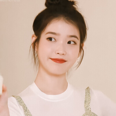 IU | 宾格瑞香蕉牛奶
cr:缱桃卷