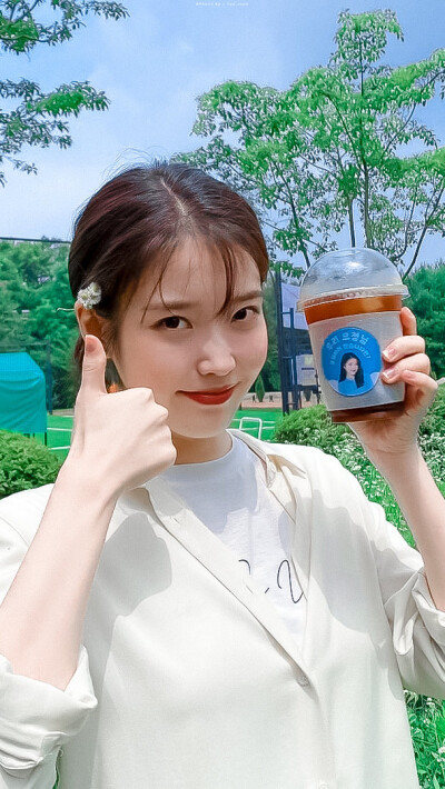 IU | INS
cr:缱桃卷