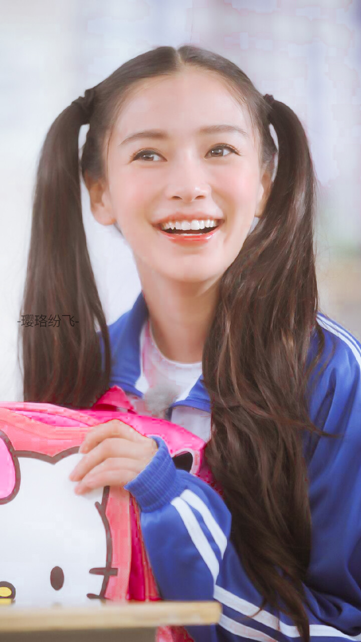 Angelababy
自修，拿图关注
围脖:人间至爱苏梦颖
ks:是璎珞啊～
