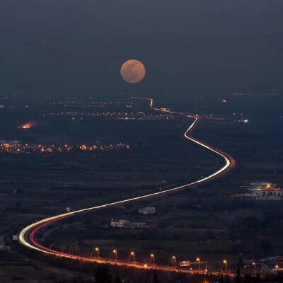 由中国气象科普发布：通往向月亮的路 ​​​
chasing the moon with me¹³