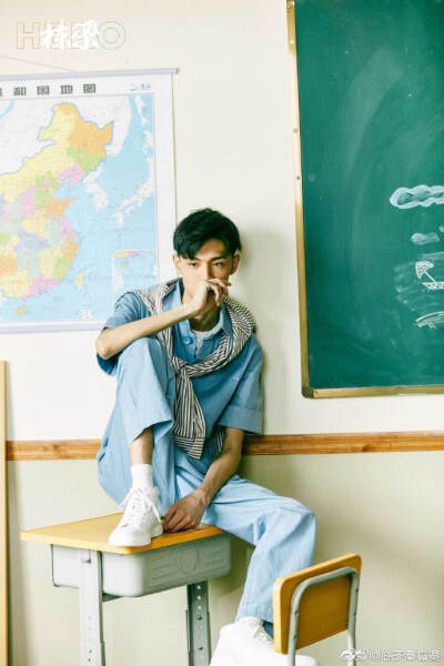 老秦（爱啦！）