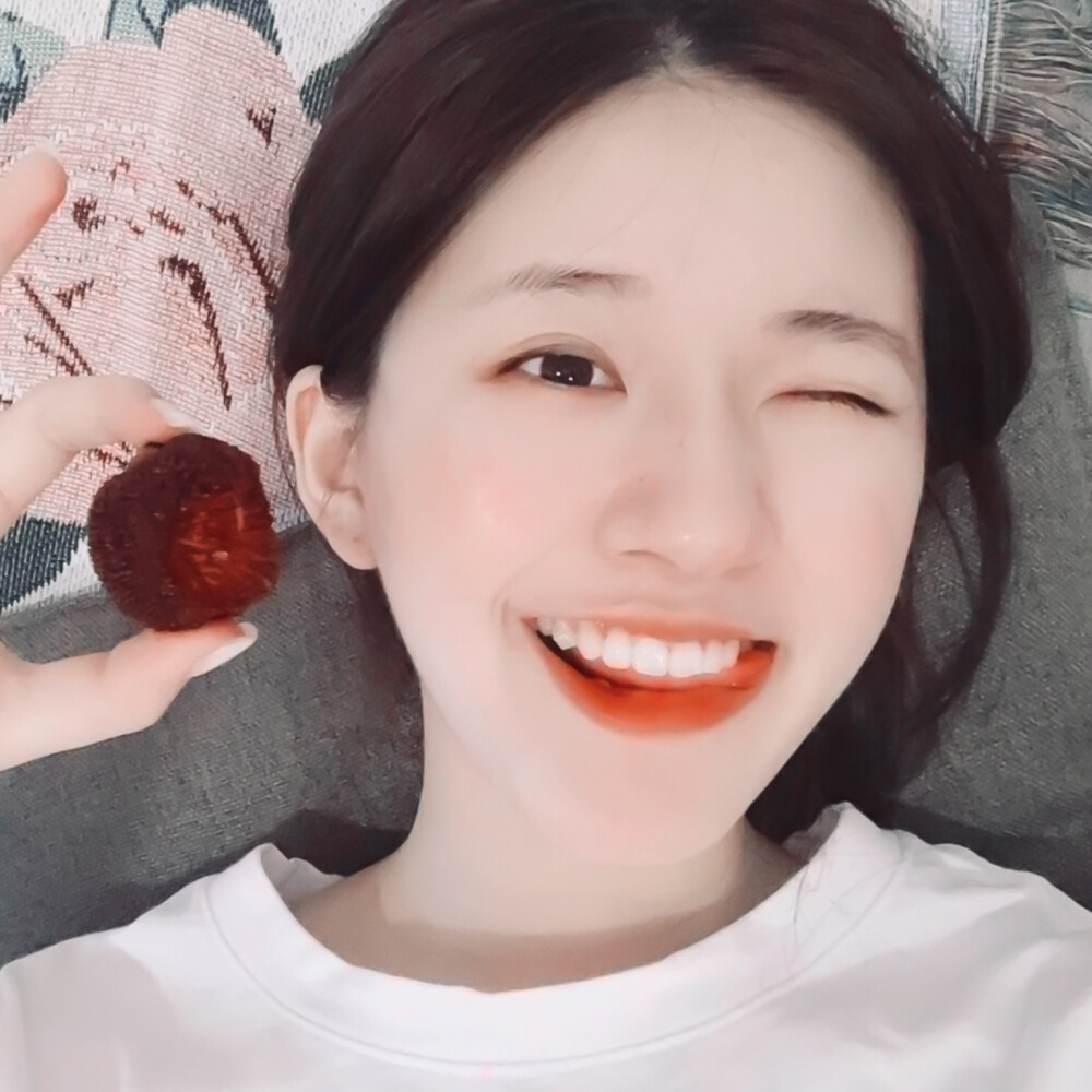  ◆ ◇ RED LIPSTICK